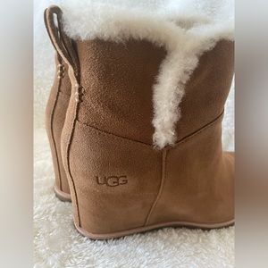 UGG-Seyline Shearling-Trimmed Suede Wedge Boots